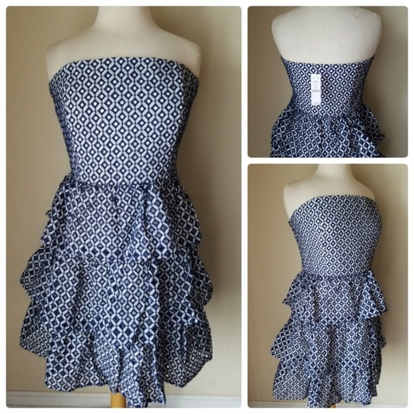 White House Black Market Dresses & Skirts - NWT White House Black Market Strapless Tier Dress